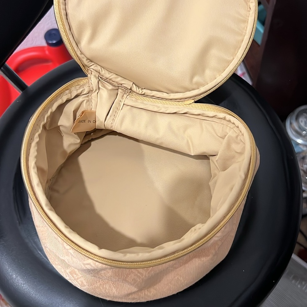 Givenchy - Picture 5 of 10